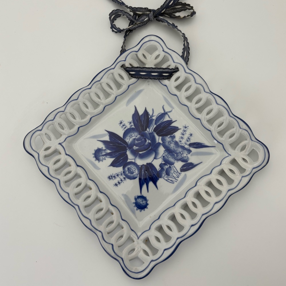 Intricate Vintage Blue and White Floral Ceramic Wall Plate - Picture 2 of 9